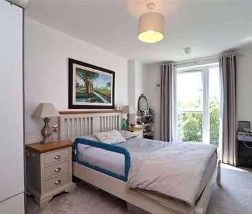 Woking, Surrey, GU22 - Photo 2