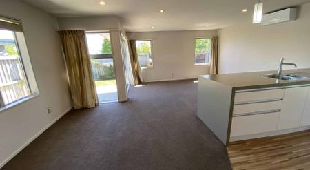 YALDHURST - THREE BEDROOMS, TWO BATHROOMS, DOUBLE GARAGE, FENCED - Photo 4