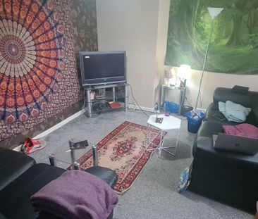 4 Bed - 17 St Anne’s Drive, Headingley, Leeds - LS4 2SA - Student - Photo 2