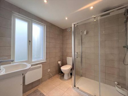 3 bedroom apartment to rent - Photo 2