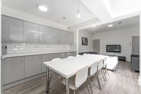8 bedroom terraced house to rent - Photo 5