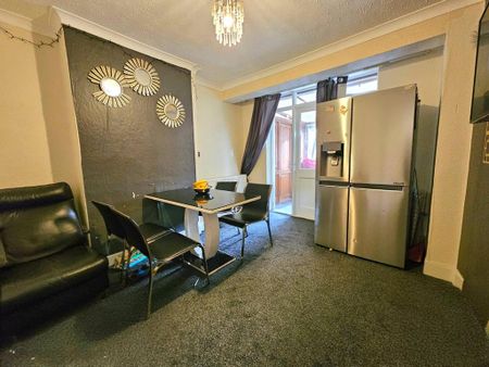 3 bedroom terraced house to rent - Photo 3