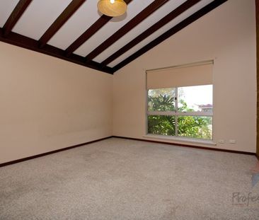 Big Living Area, Big Bedrooms, Big Backyard!!! - Photo 3
