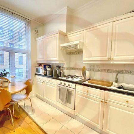 Warwick Road, Kensington, W14, London - Photo 3