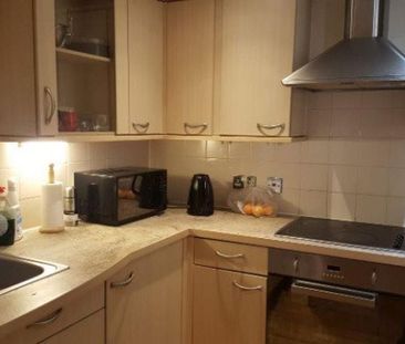 2 bedroom flat to rent - Photo 6