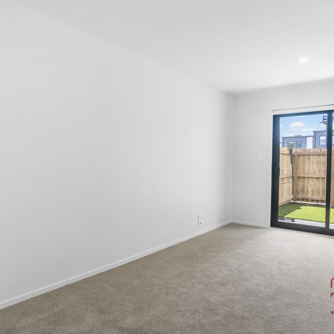 Stanmore Bay Town House - Photo 1