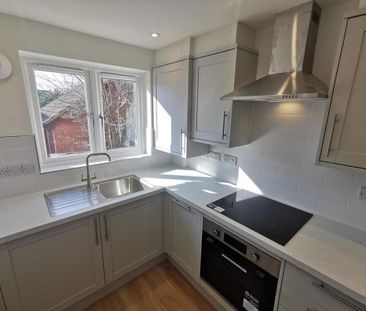 2 bedroom terraced house to rent - Photo 2