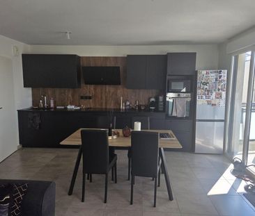 Location Appartement 3 pièces 65m² DECINES CHARPIEU 69150 - Photo 4