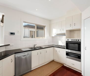 2/1 Cliff Street, Rippleside - Photo 2