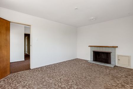 Two Bedroom House For Rent! - Photo 2