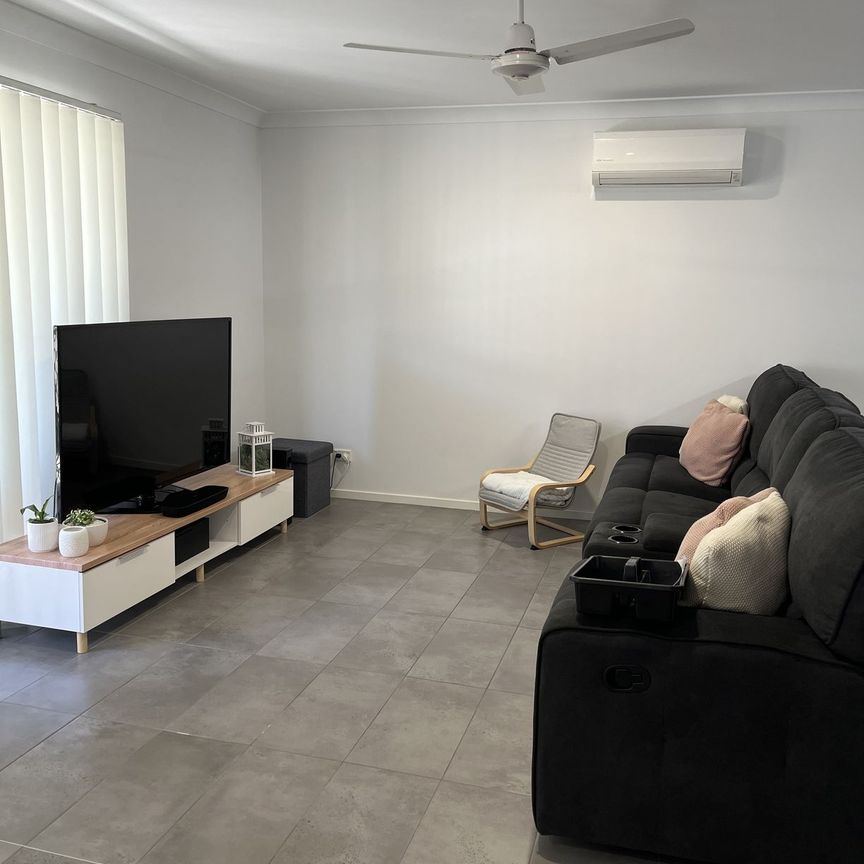 MODERN TOWN HOUSES AVAILABLE 14/02/2026 - Photo 1