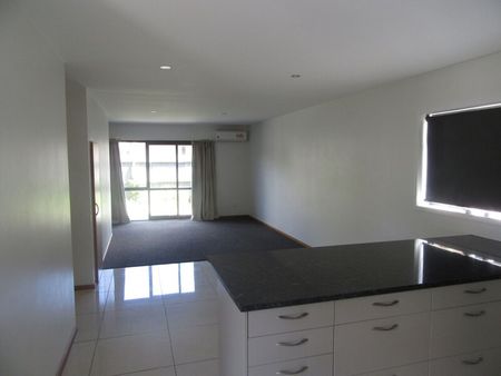 Great location, modern townhouse 3 bedrooms - Photo 5