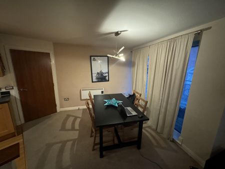 2 bedroom flat to rent - Photo 4