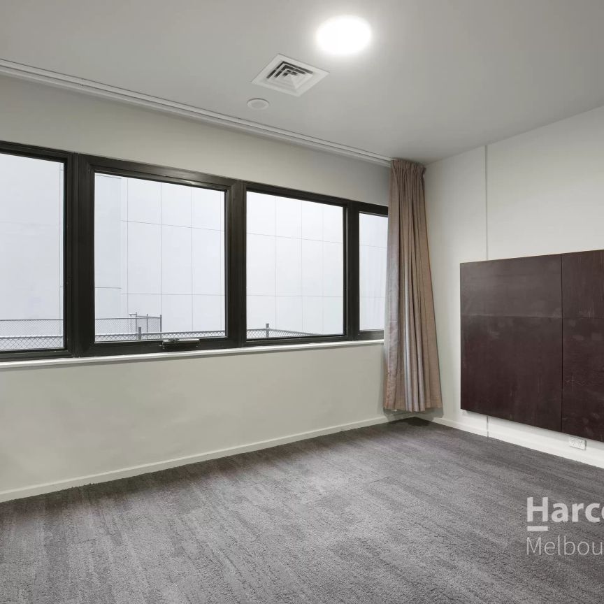 Unfurnished/Utilities Included - Prime Central Location ! - Photo 1