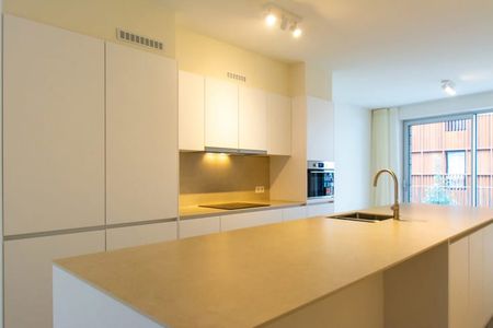 Appartement te huur - foto 2