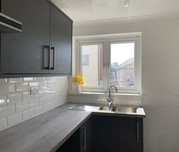 Wright Close, Plymouth, PL1 - Photo 2