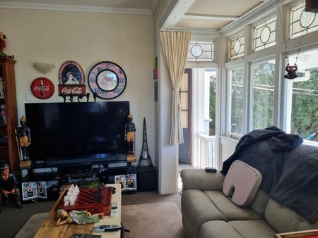 EPSOM - Photo 4