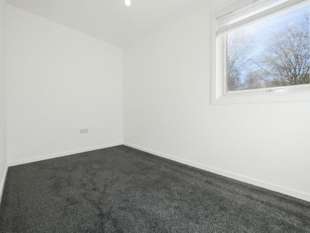 3 bedroom flat to rent - Photo 5