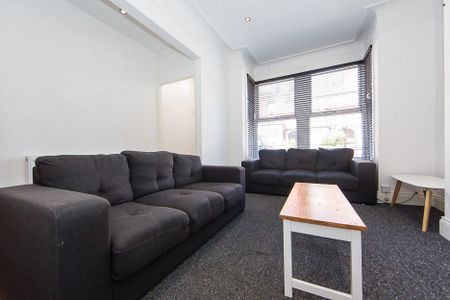 Burchett Grove, Woodhouse, Leeds - Photo 5