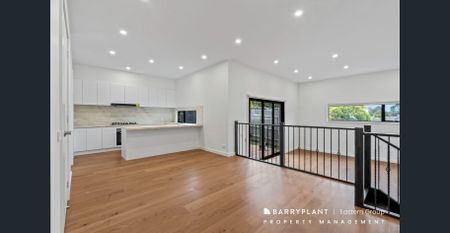 Sophisticated Family Living Without Compromise - Photo 3