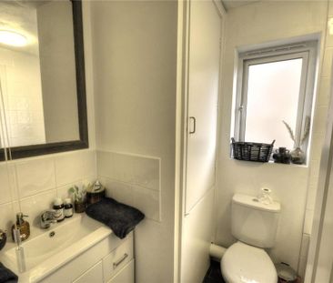 2 bedroom end of terrace house to rent - Photo 4