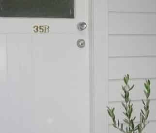 MODERN, EASY LIVING IN PRIME SUNNY LOCATION - Photo 5