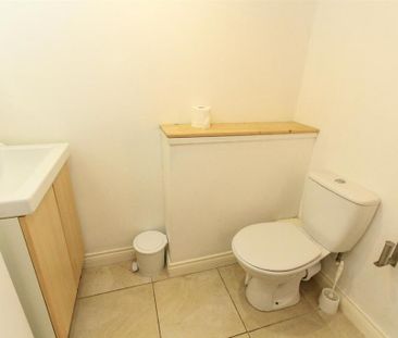 6 bedroom terraced house to rent - Photo 4