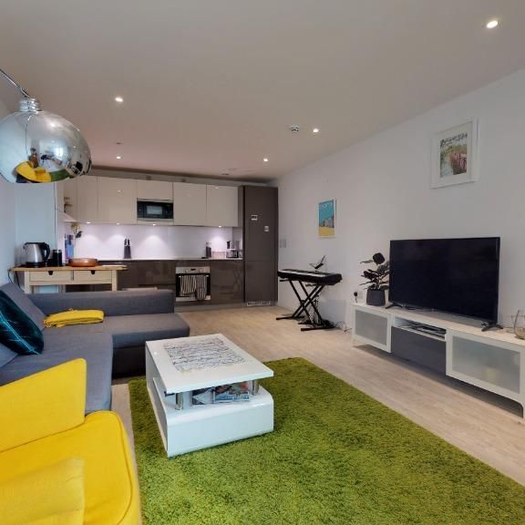 2 bedroom flat to rent - Photo 1