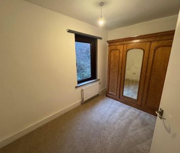 3 bedroom link detached house to rent - Photo 3