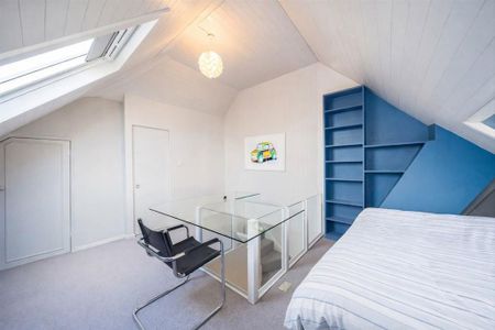 4 bedroom semi-detached house to rent - Photo 5