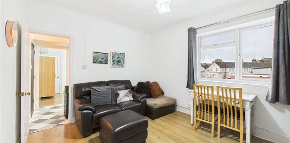 High Street, Hampshire High Street, Hampshire - Photo 2