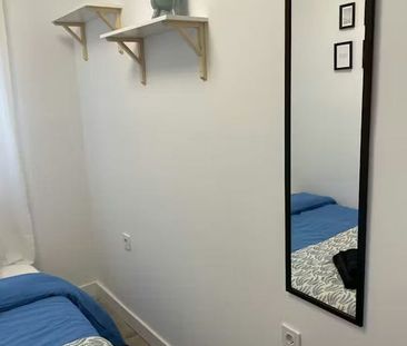 Carrer Joaquín Navarro, Valencia, Valencian Community 46017 - Photo 6