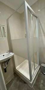 Studio Flat, Mazenod Avenue, NW6 - Photo 4