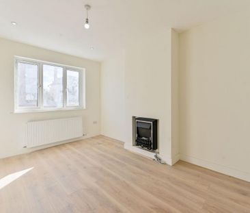 4 bedroom flat to rent - Photo 3