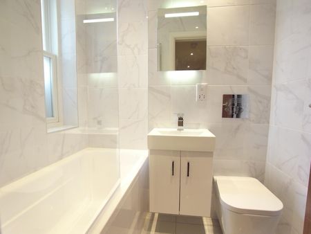 2 bedroom apartment to rent - Photo 2