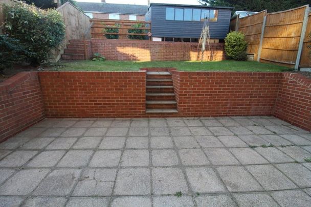 3 bedroom semi-detached house to rent - Photo 1