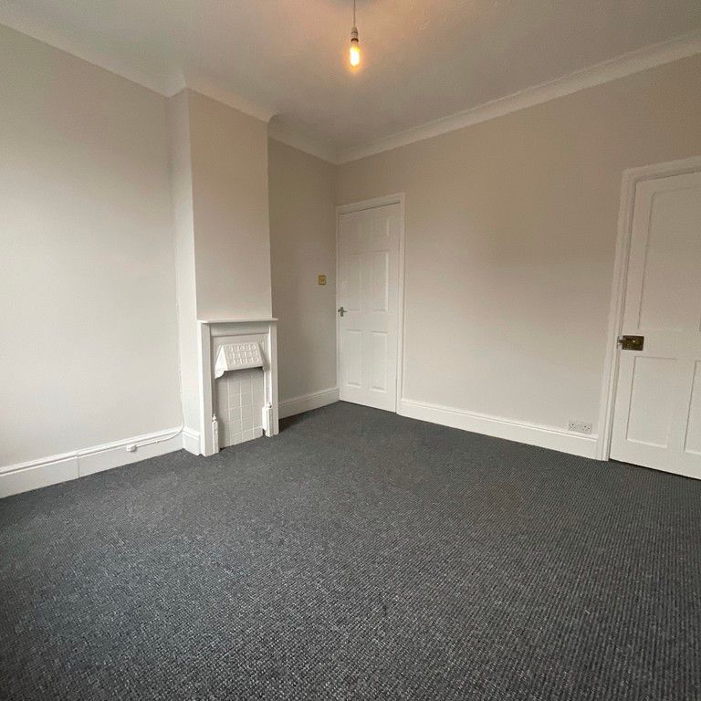 2 bedroom Mid Terraced House to let - Photo 1