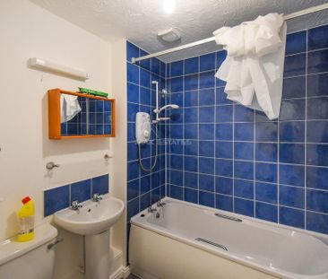 2 bedroom flat to rent - Photo 4