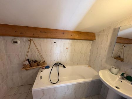 Location Appartement 4 pièces 79m² PEILLE 06440 - Photo 3