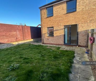 3 bedroom semi-detached house to rent - Photo 1