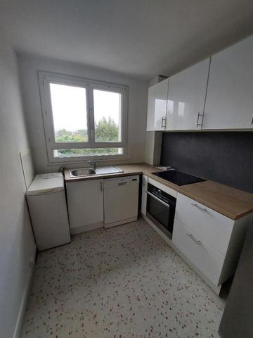 Location Appartement 3 pièces 64m² ST MAUR DES FOSSES 94100 - Photo 3