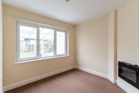 3 bedroom terraced house to rent - Photo 2
