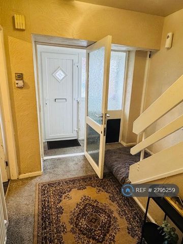 3 bedroom terraced house to rent - Photo 4