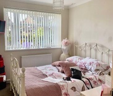 2 bedroom bungalow to rent - Photo 1