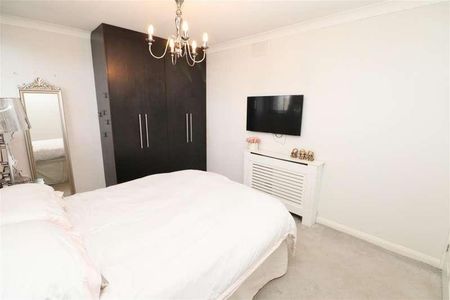 High Street, Elstree, WD6 - Photo 2