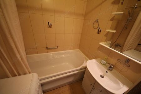 Se inchiriaza apartament cu 3 camere - Fotografie 3