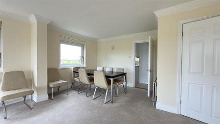 2 Bedroom Apartment - Photo 2