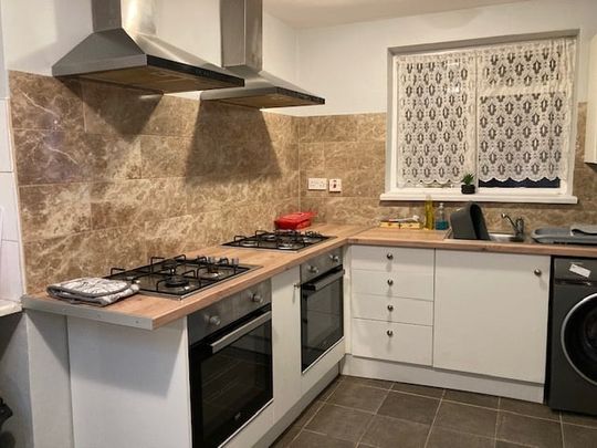 Room in a Shared House, Westfield Road, RG4 - Photo 1