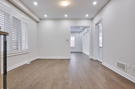 For Lease - 292 Windfield Farm Drive, Oshawa, Ontario - Photo 2