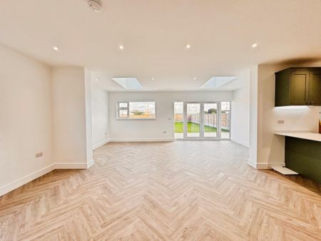 4 bedroom detached bungalow to rent - Photo 3